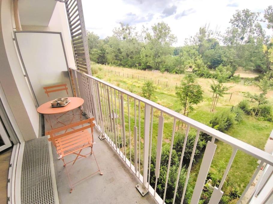 Au Calme Sur Le Canal Et Proche Disney Vaires-sur-Marne Exterior foto